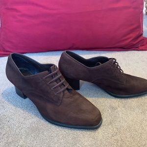Suede/nubby brown shoes by Aerosoles